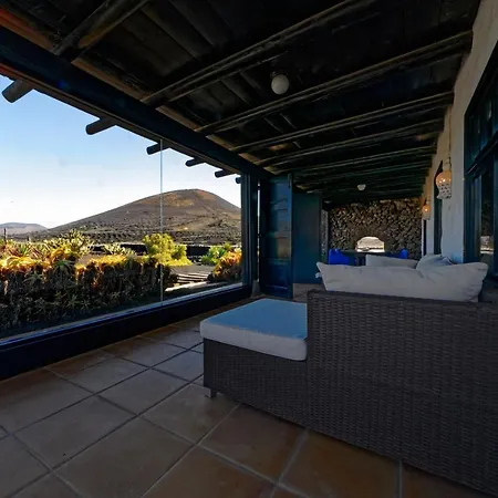 Luxe Ecovilla Listan Vila *