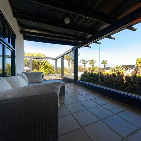 Luxe Ecovilla Listan Vila *