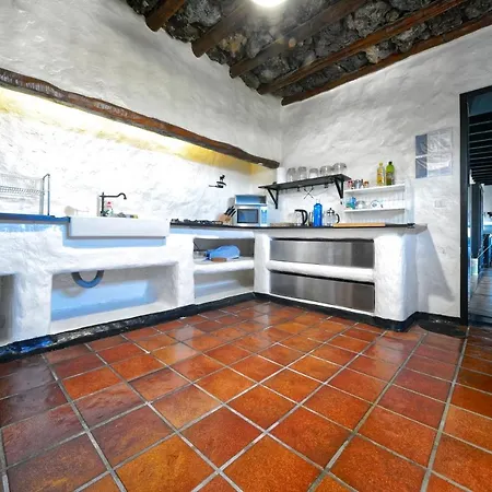 Luxe Ecovilla Listan Vila